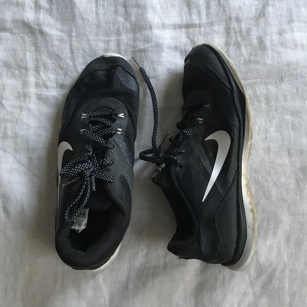 Nike tennis shoes